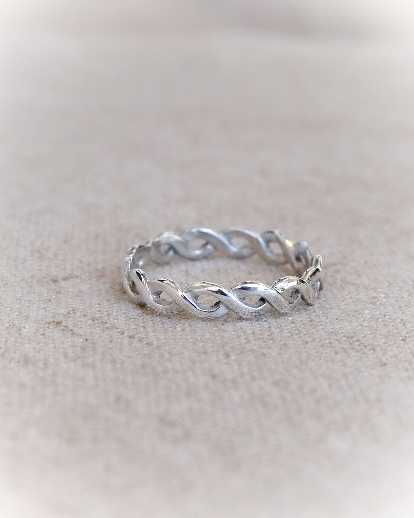 Eyelet Ring in Silver