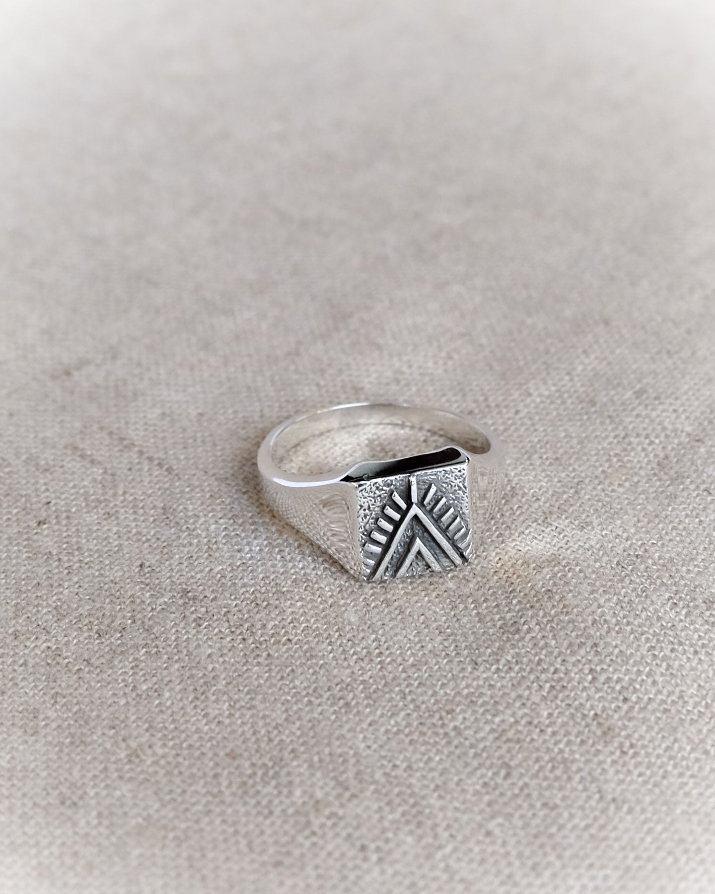 Peak Ring in Silver