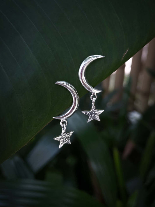 Crescent Moon Stud in Silver