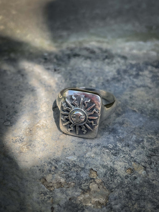 Sun Medallion Ring in Silver